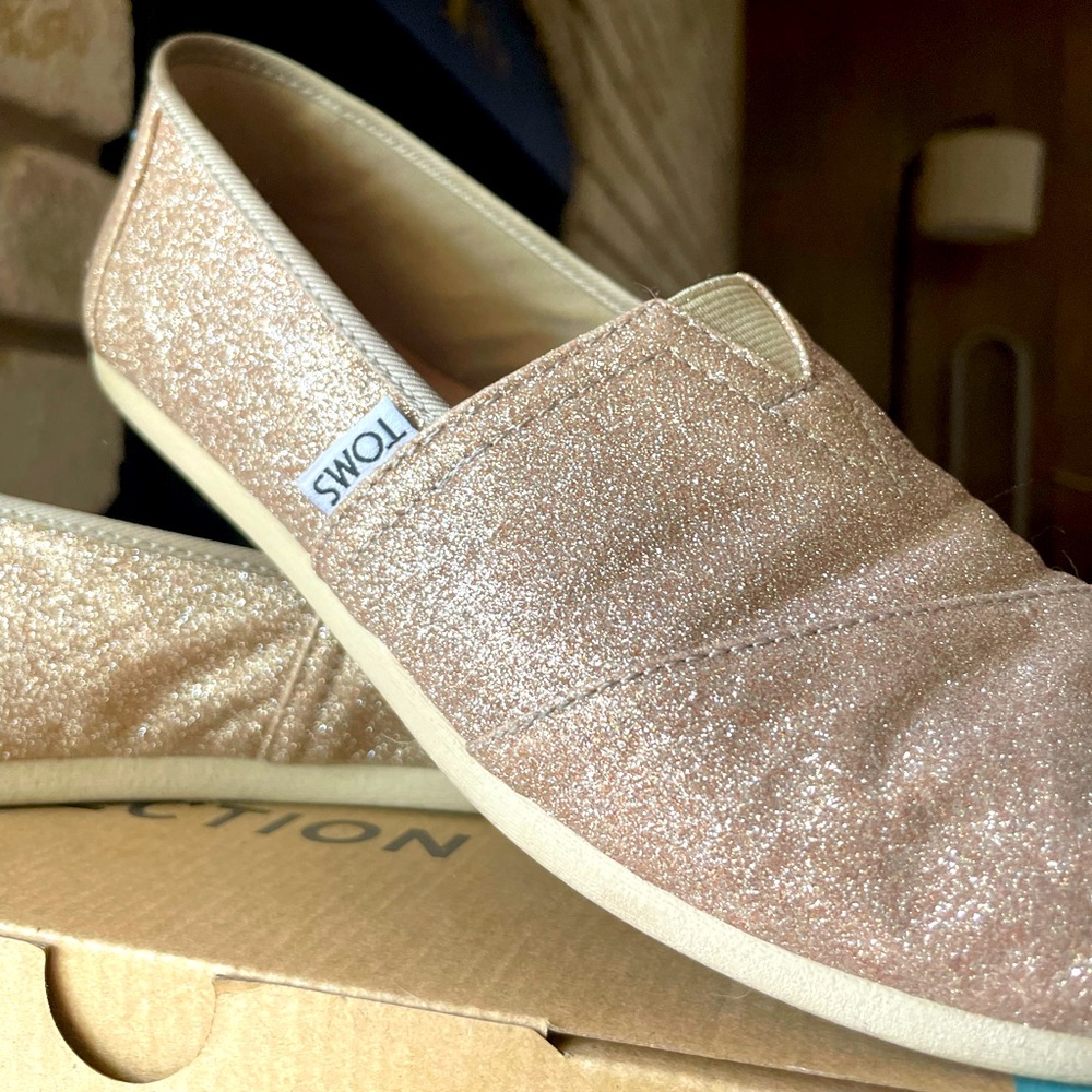 Rose gold shimmer Toms 7.5